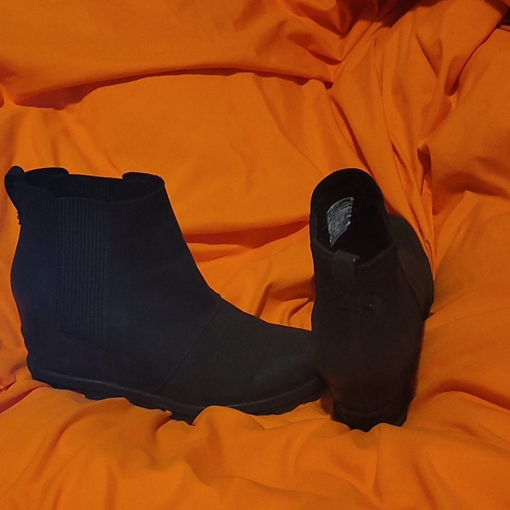 Sorel wedge boots
